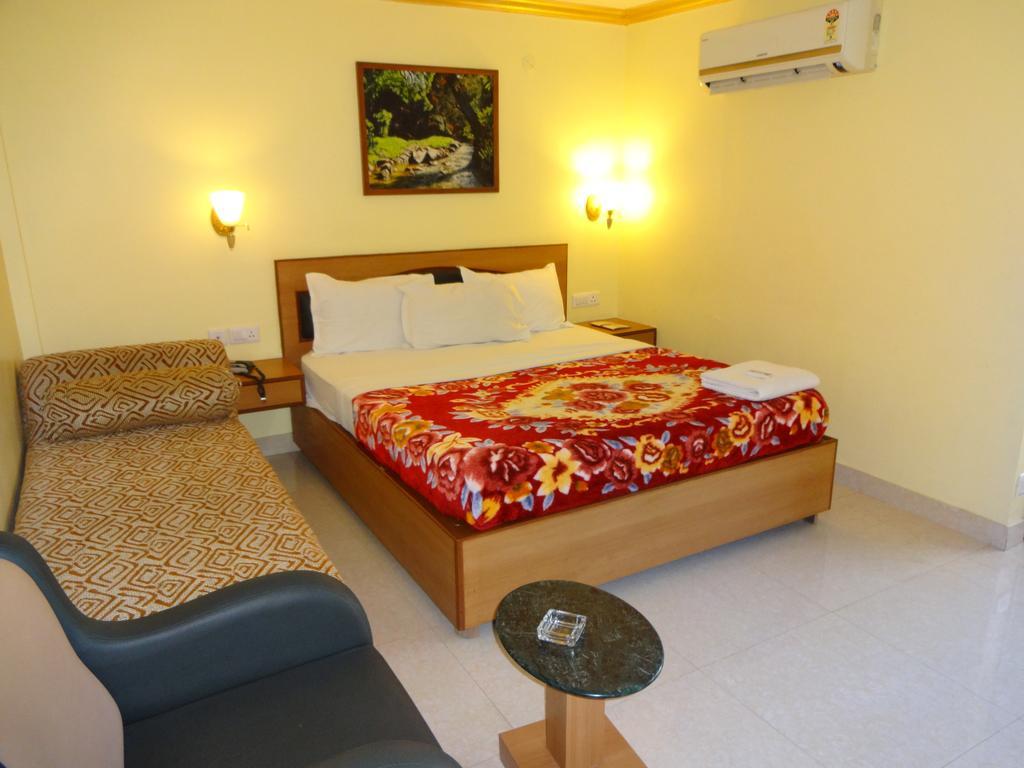 Hotel Nahar Manchester Inn Coimbatore Oda fotoğraf
