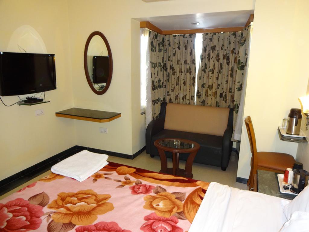 Hotel Nahar Manchester Inn Coimbatore Oda fotoğraf